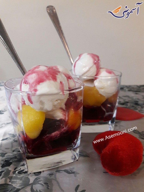 Ice cream and peach dessert (1)