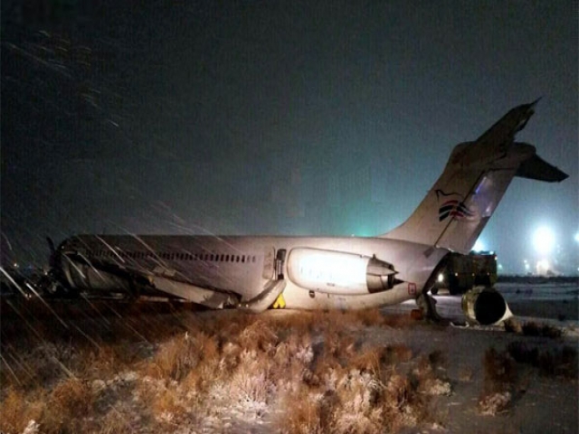 روایتی از درون هواپیمایی که 2 شب پیش در فرودگاه مهرآباد با سرعت از باند خارج شد