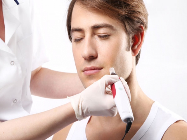 میکرودرم ابریژن برای چه مشکلاتی کاربرد دارد؟ میکرودرم ابریژن برای چه مشکلاتی کاربرد دارد؟