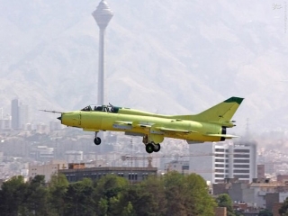 نخستین حضور جنگنده های SU-22 سپاه در رژه هوایی