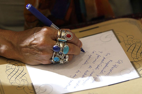 آیا دعا نویسی درست است؟