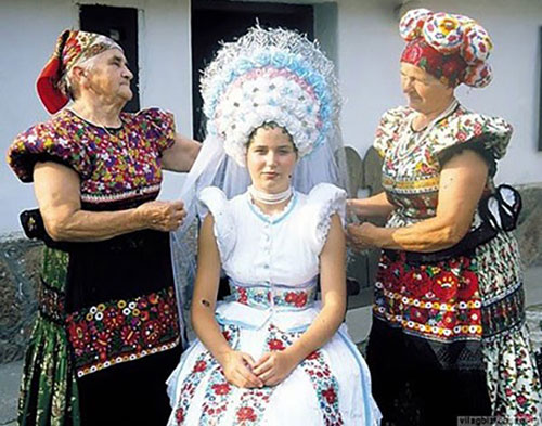 wedding-dresses-in-different-countries (10)