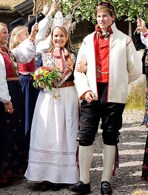 wedding-dresses-in-different-countries (20)
