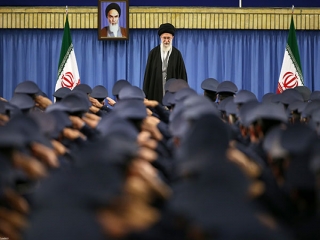 جمعی از فرماندهان و مسئولان نیروی دریایی ارتش جمهوری اسلامی ایران با رهبر معظم انقلاب دیدار کردند