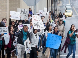 ادامه تظاهرات بر ضد ترامپ برای ششمین روز متوالی در آمریکا/ دانش‌آموزان به خیابان‌ها آمدند