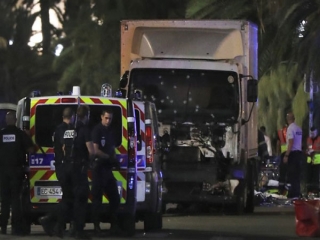 59 کشته و زخمی در حمله با کامیون به مردم در آلمان/ داعش مسئولیت حمله را به عهده گرفت