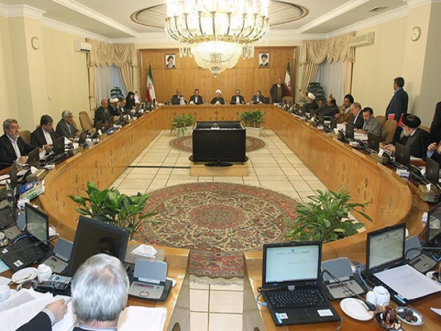 واحد پول ایران تومان شد واحد پول ایران تومان شد