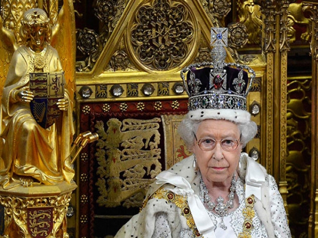 ملکه انگلیس رو به موت است؟