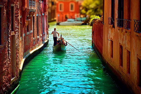 canals-of-venice