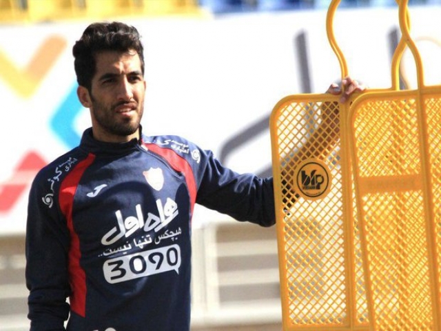 حضور بازیکن جدا شده در تمرین پرسپولیس/ تبریک هواداران به امیری حضور بازیکن جدا شده در تمرین پرسپولیس/ تبریک هواداران به امیری
