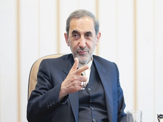 دکتر ولایتی به عنوان رئیس هیأت مؤسس دانشگاه آزاد اسلامی منصوب شد