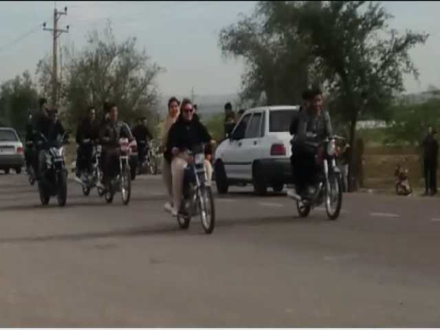 دستگیری 2 دختر به علت موتورسواری در دزفول