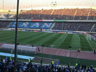 چند هزار تماشاگر استقلال پشت درهای ورزشگاه آزادی ماندند