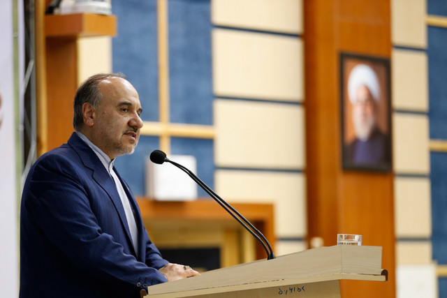 سلطانیفر: این روزها ترامپ به ایجاد وحدت بین مردم ایران کمک میکند سلطانیفر: این روزها ترامپ به ایجاد وحدت بین مردم ایران کمک میکند