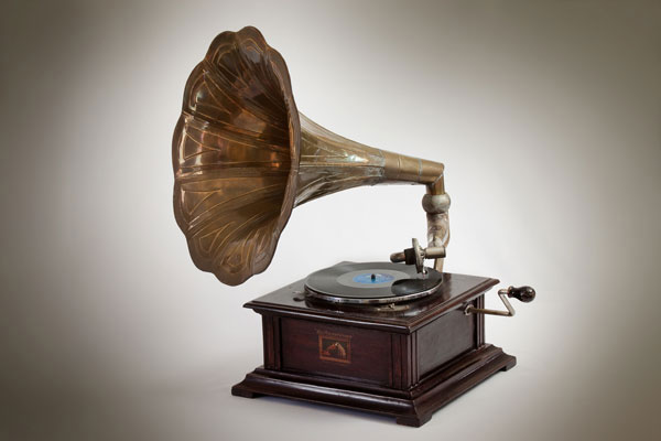 گرامافون ، دستگاه پخش موسیقی قدیمی