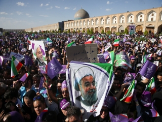 حاشیه‌های سفر انتخاباتی روحانی به لرستان و اصفهان