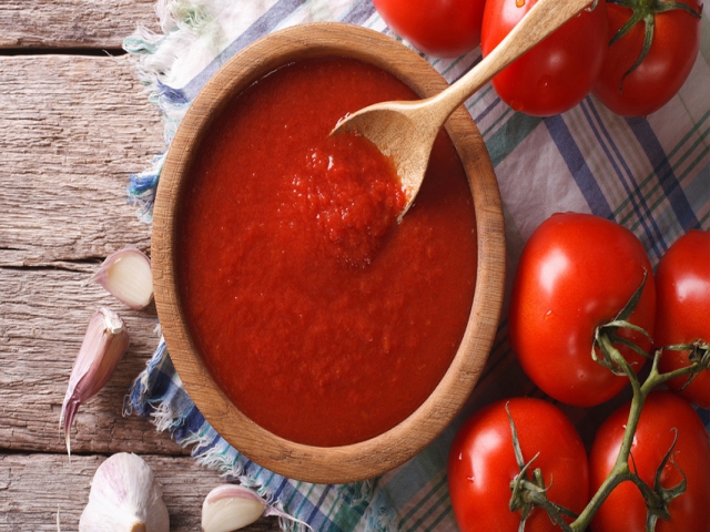 چگونه رب گوجه فرنگی خانگی درست کنیم