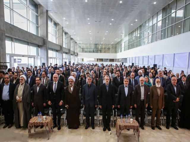 نمایشگاه بینالمللی کتاب با شعار «یک کتاب بیشتر بخوانیم» آغاز بهکار کرد نمایشگاه بینالمللی کتاب با شعار «یک کتاب بیشتر بخوانیم» آغاز بهکار کرد