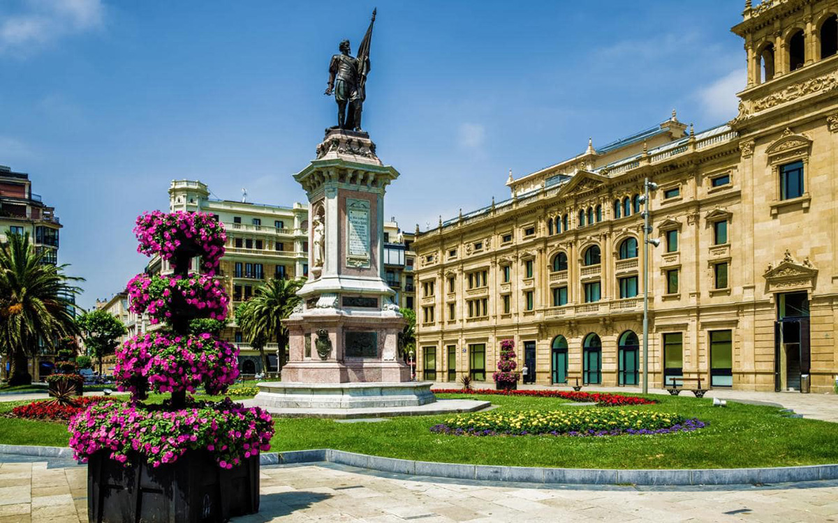 معرفی شهر سن سباستین و مکان های دیدنی آن معرفی شهر سن سباستین و مکان های دیدنی آن