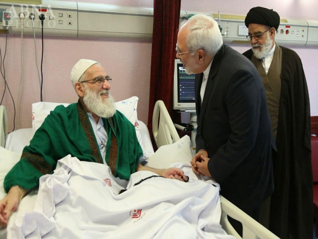ظریف از آیت الله مظاهری عیادت کرد ظریف از آیت الله مظاهری عیادت کرد