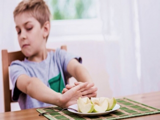 چند راهکار مناسب برای مواجه شدن با بدغذایی در کودکان