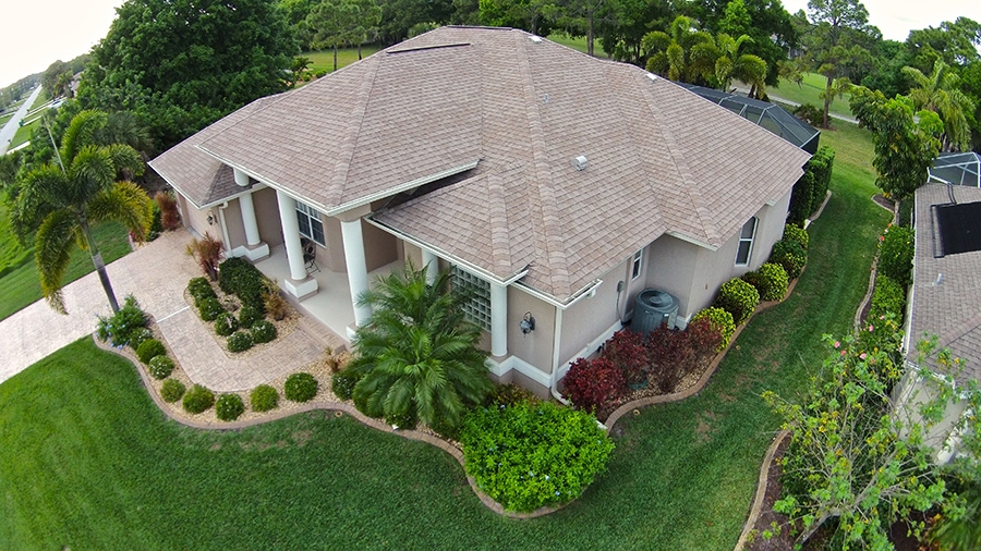 املاک و مستغلات چیست