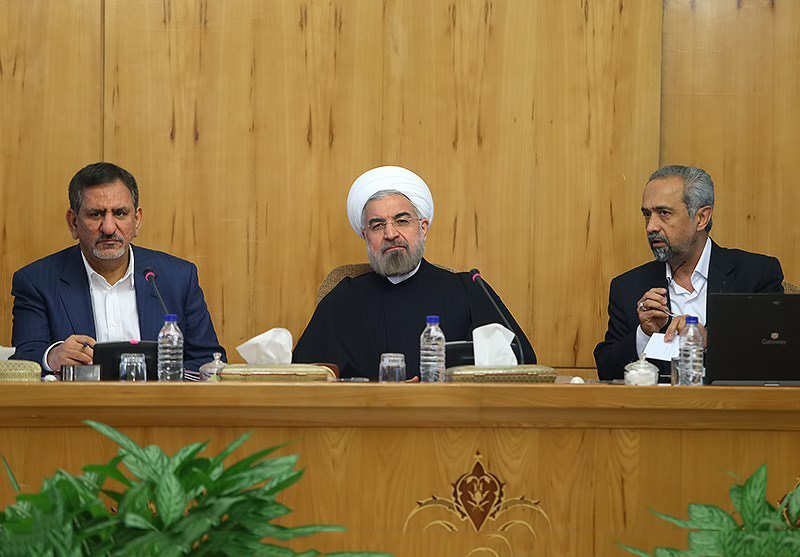 واحد پول ایران تومان و برابر 10 ریال تعیین شد