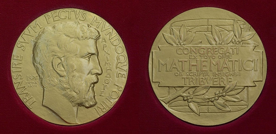 جایزه فیلدز ، مدال و نشان ریاضیات