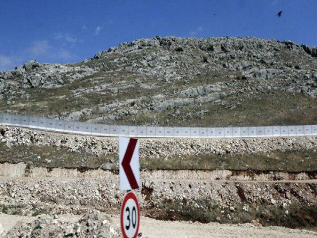 آغاز دیوارکشی در مرز ترکیه و ایران آغاز دیوارکشی در مرز ترکیه و ایران