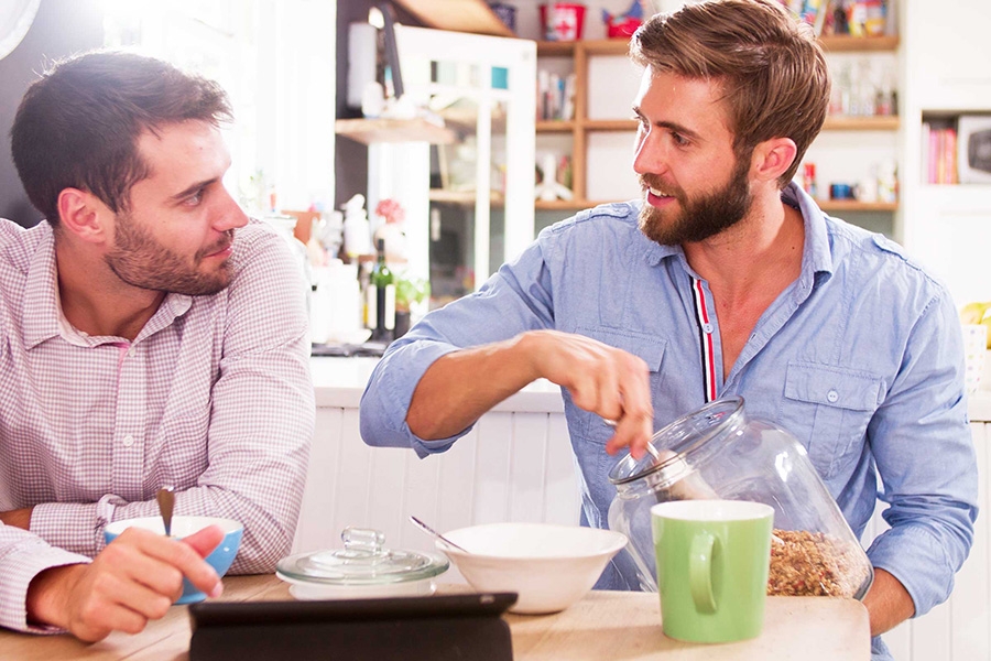 هم اتاقی و هم خونه آقا در تهران