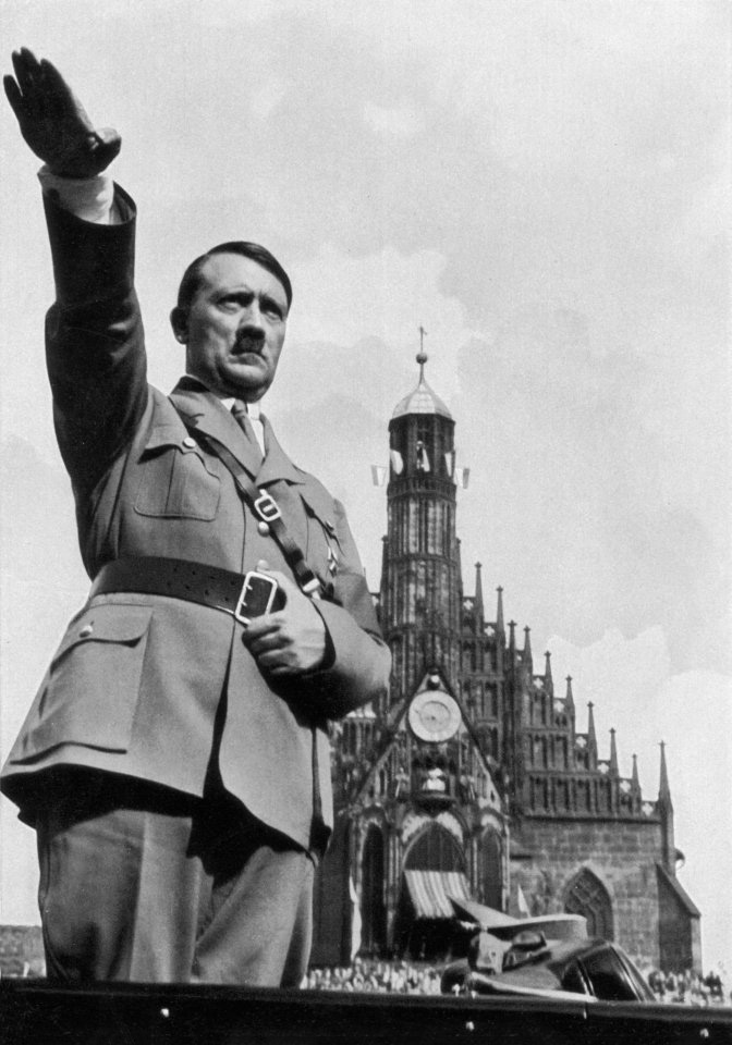 زندگینامه آدولف هیتلر + جنایات و مرگ او