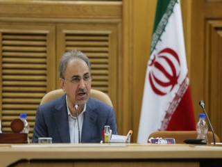 نجفی برای ادای سوگند به صحن شورا رفت