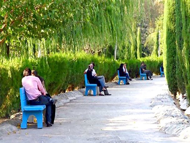دوست دختر و دوست پسر ، چالش اجتماعی ایران