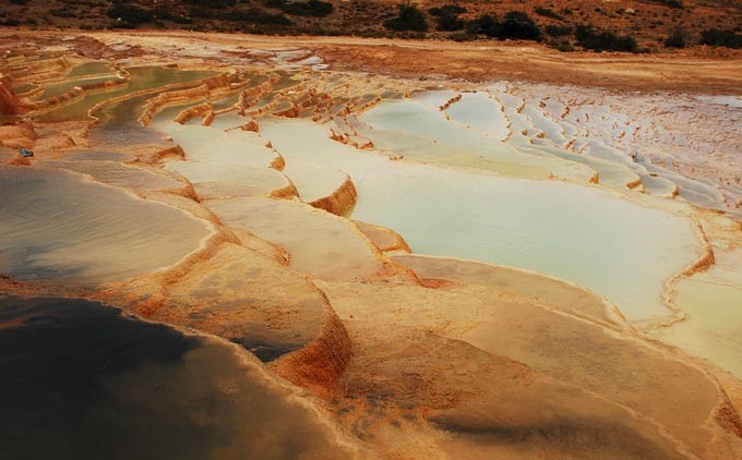 چشمه های آب معدنی باداب سورت اروست