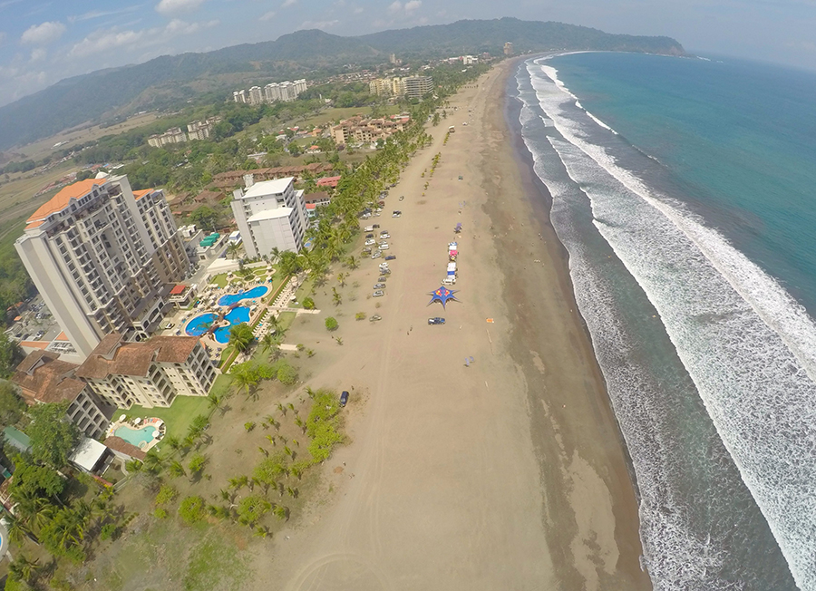 ساحل شهر خاکو در کاستاریکا