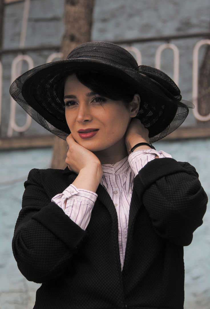 مدلینگ خانم ها و دخترها ، پوشش لباس در ایران