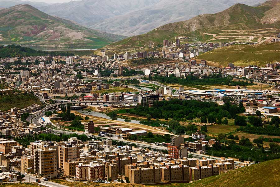 مهاباد ، شهرستان کردنشین در آذربایجان غربی