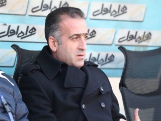 کمالوند: بازیکنانم تو دهنی محکمی به مسئولان باشگاه زدند/ فردا قراردادم را یک‌طرفه فسخ می‌کنم