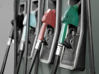 مجلس افزایش قیمت بنزین را تصویب نمی‌کند