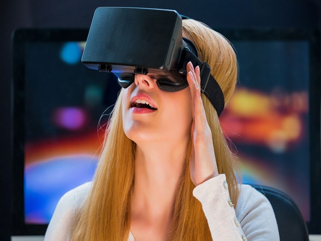 واقعیت مجازی VR چیست؟