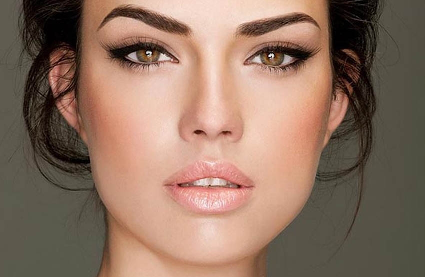 آموزش آرایش صورت کشیده