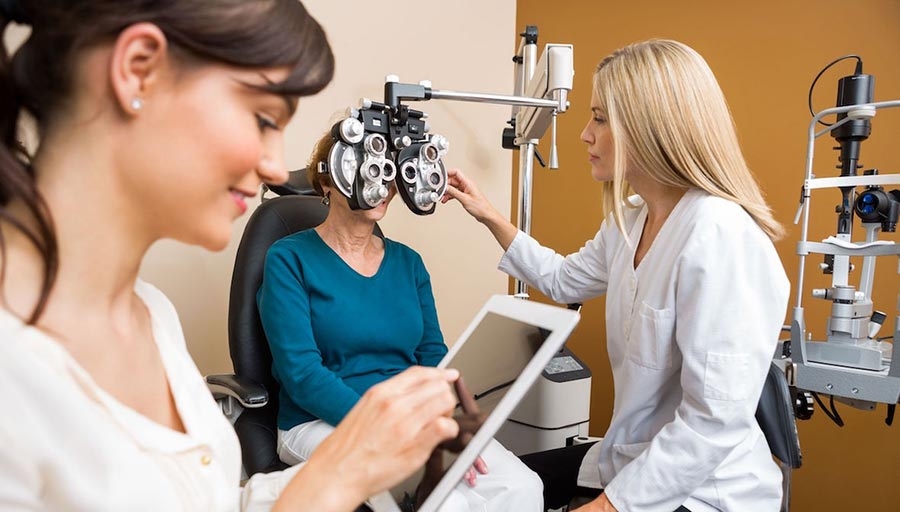 استخدام اپتومتریست