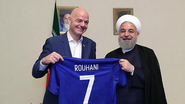 اینفانتینو: روحانی قول داده زنان ایرانی به زودی به ورزشگاه‌ها بروند