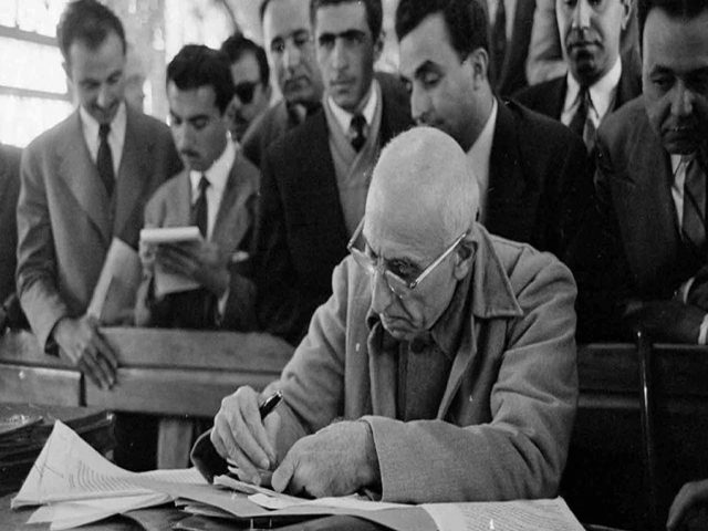 7 اردیبهشت؛ تصویب قانون اجرای ملی شدن نفت ایران در مجلس شورای ملی (1330) 7 اردیبهشت؛ تصویب قانون اجرای ملی شدن نفت ایران در مجلس شورای ملی (1330)