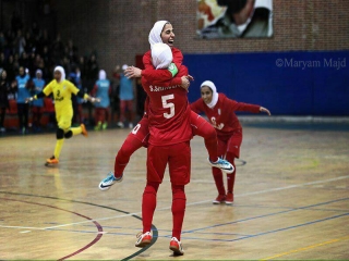 ایران 5 - 2 اوکراین ; غوغای محمدصلاح و مهناز افشار در سالن هندبال !