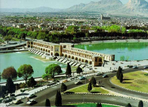 زاینده رود من کو؟