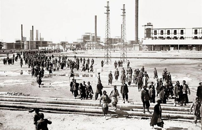 24 اردیبهشت، نخستین اعتصاب کارکنان صنعت نفت در آغاجاری (1325)