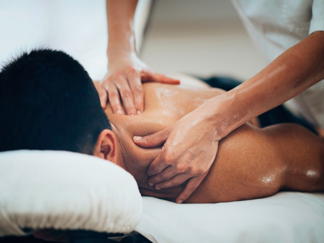 استخدام ماساژور استخدام ماساژور