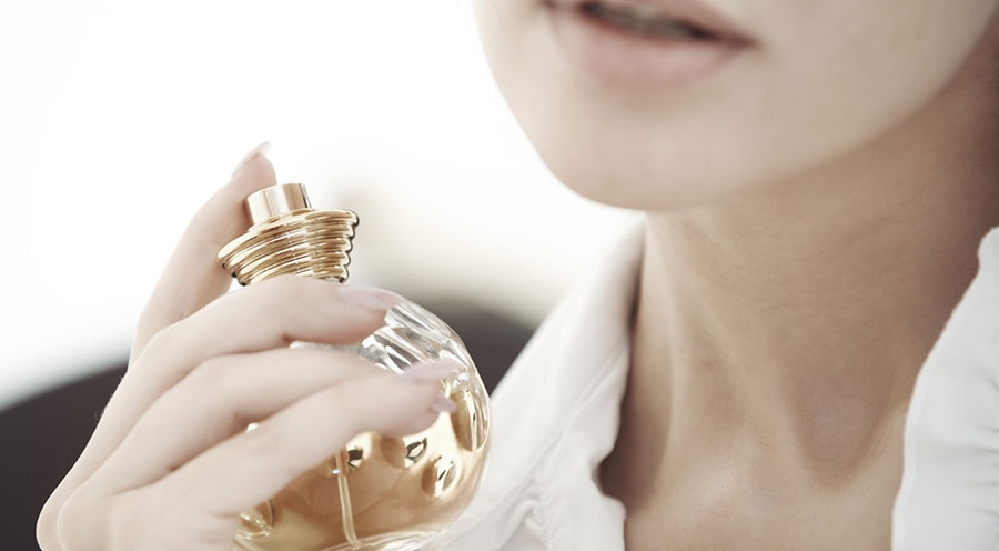 ادکلن ها و عطرهای معروف زنانه