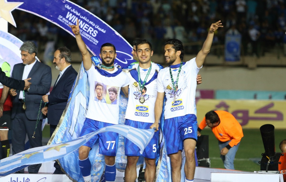 عکس های جشن قهرمانی استقلال در جام حذفی ( 96 - 97 ) عکس های جشن قهرمانی استقلال در جام حذفی ( 96 - 97 )
